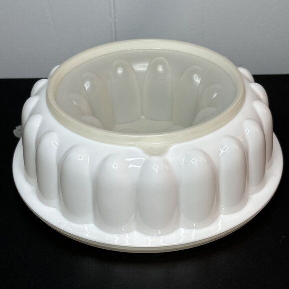 Tupperware 3 Piece White Jello Ring Gelatin Mold W/Lid #1201 1202 & 1203 - Picture 2 of 7